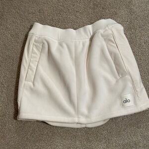 ALO Yoga Women's Soft Cream Skort